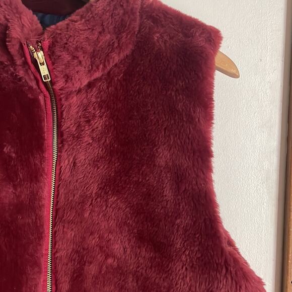 J.Crew Plush Fleece Excursion Vest Crimson Maple - Picture 5 of 13